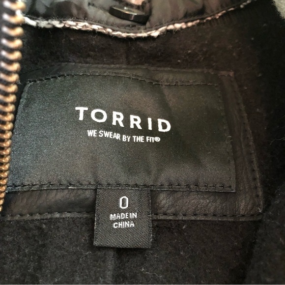 Torrid Womens 0 Black Grey Faux Leather Motorcycle Biker Full Zip Hoodie Jacket - Picture 4 of 10